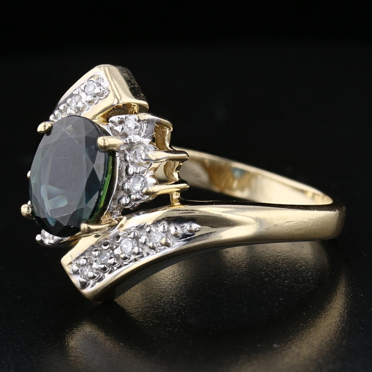 Yellow Gold Oval Sapphire Ring