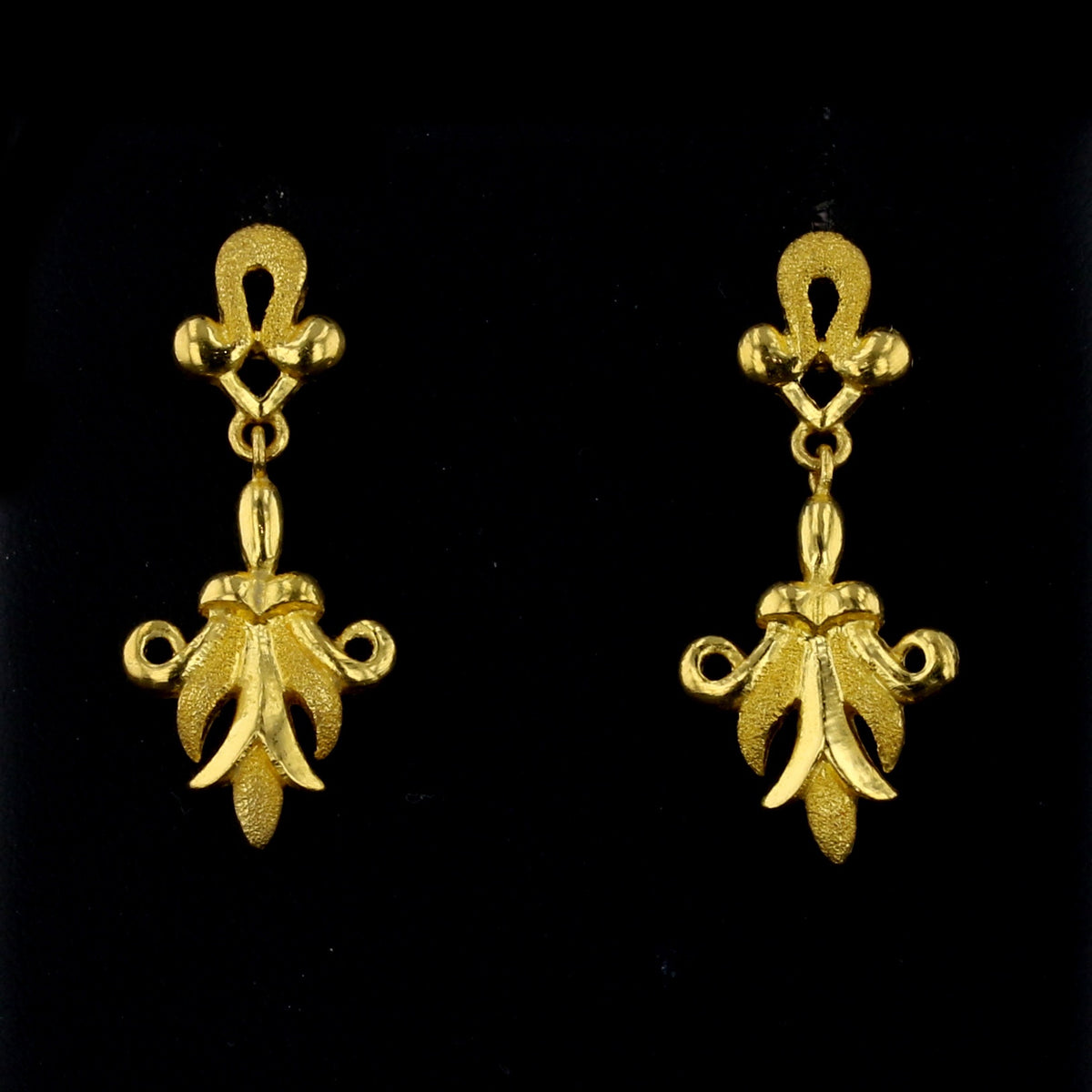 Dangly Earrings 892968