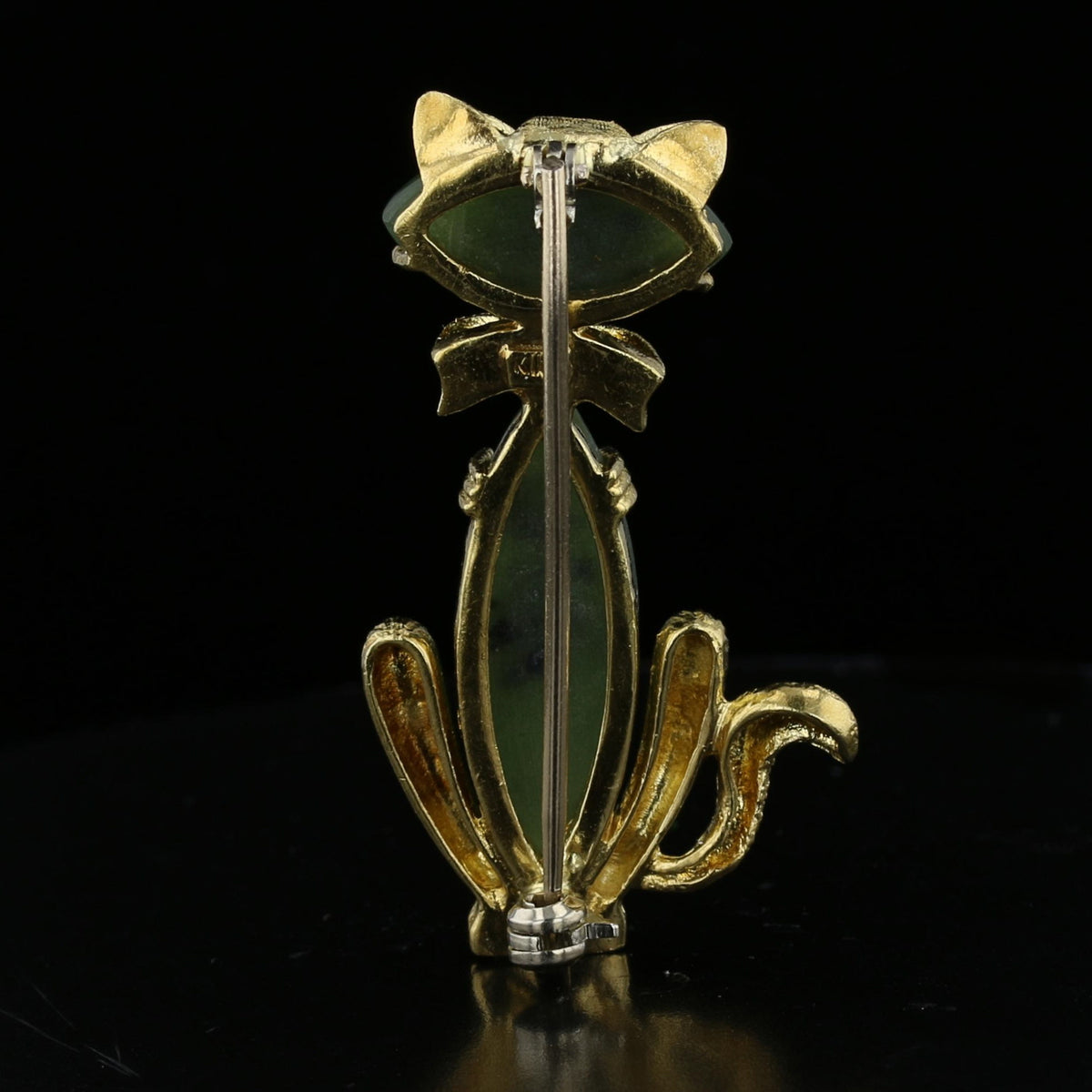 Nephrite Jade Ruby Brooch 893311