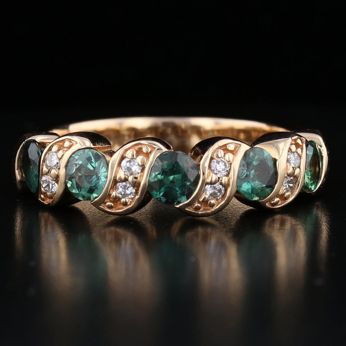 Sophisticated Alexandrite and Diamond Rose Gold Band