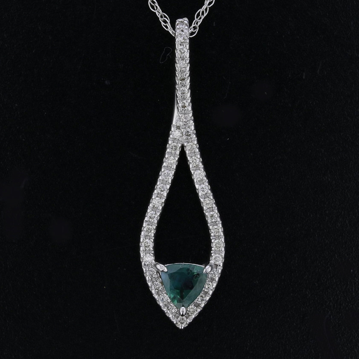Elegant Alexandrite and Diamond Necklace