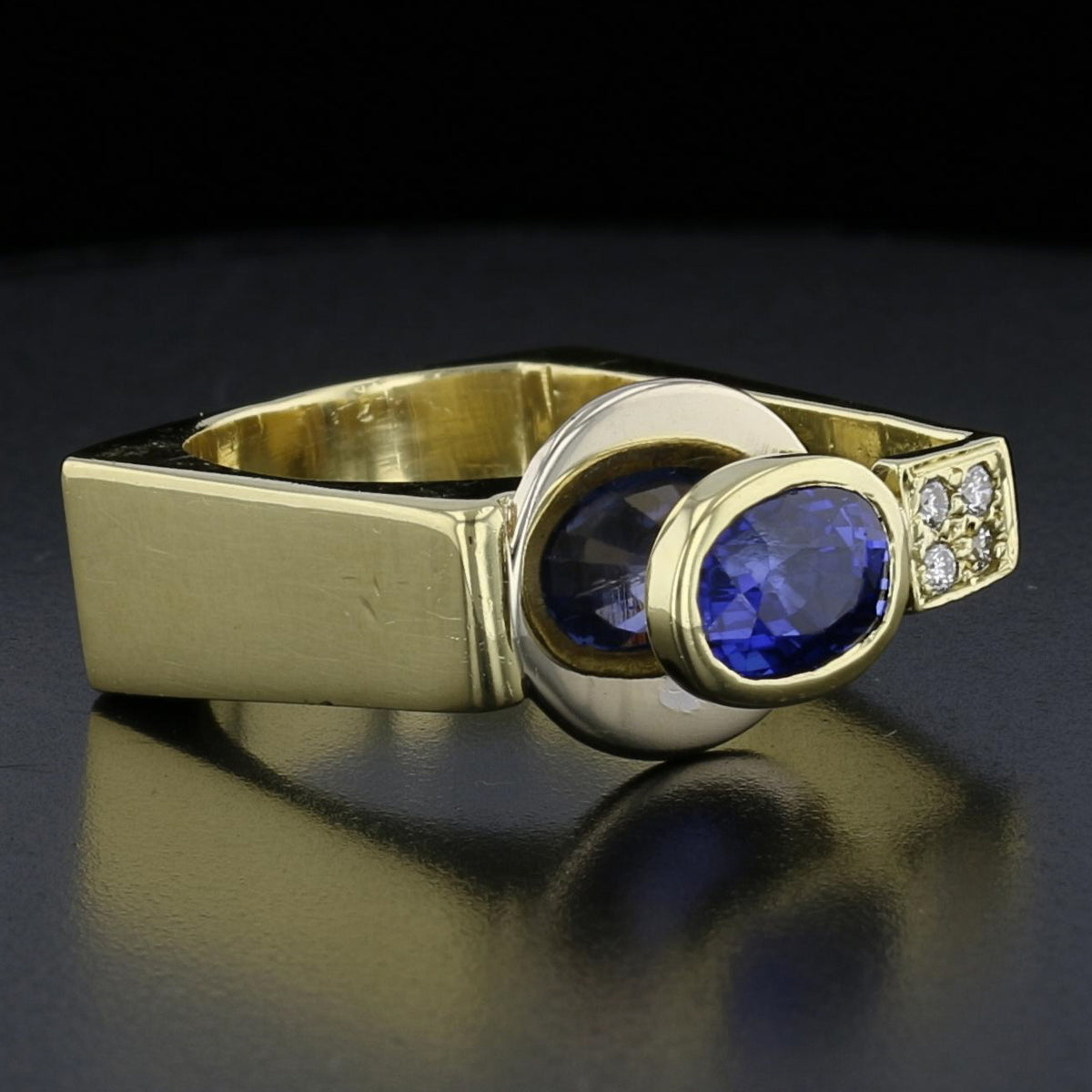 Sapphire Diamond Unique Ring 893510