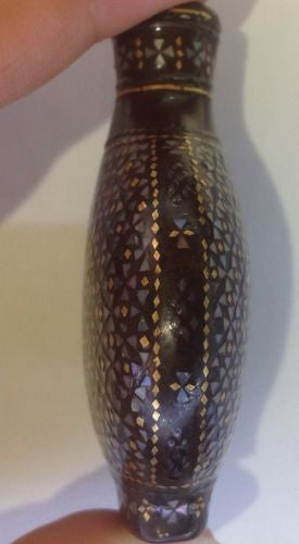 Chinese Lac Burgaute Snuff Bottle – Mother of Pearl Mosaic