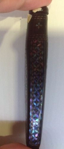LACQUER MOTHER OF PEARL INLAID SNUFF BOTTLE 1 - David's Antiques & Jewelry