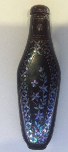LACQUER MOTHER OF PEARL INLAID SNUFF BOTTLE 1