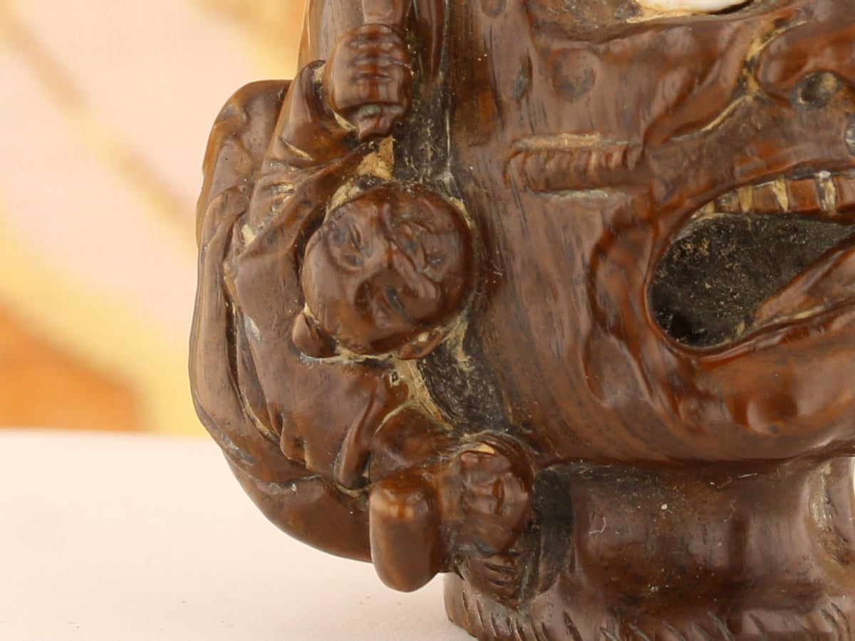 C1950 Wooden Netsuke: Colossal Monster & Climbing Man