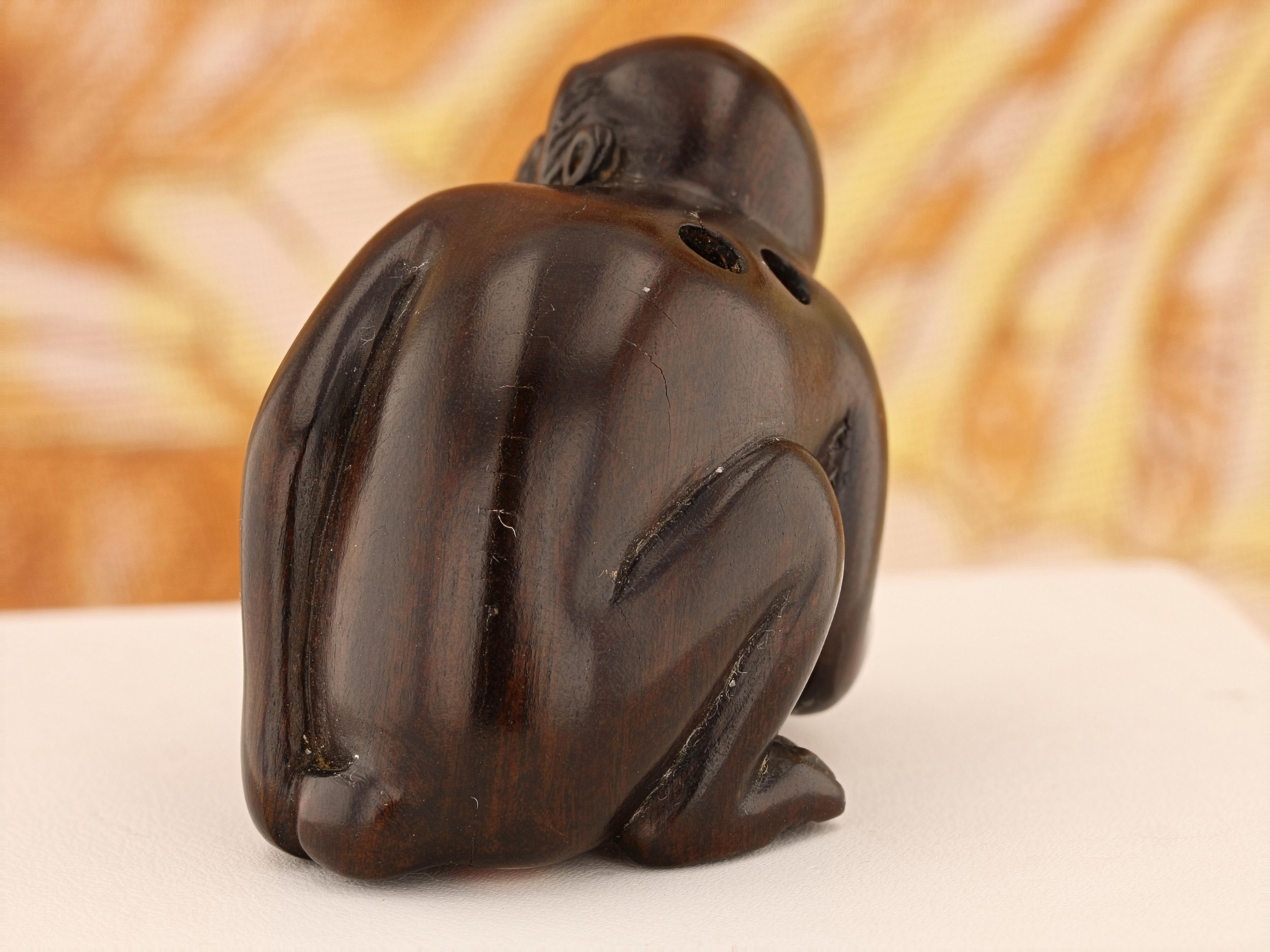 Vintage Ironwood Netsuke: Monkey with Nut - David's Antiques & Jewelry