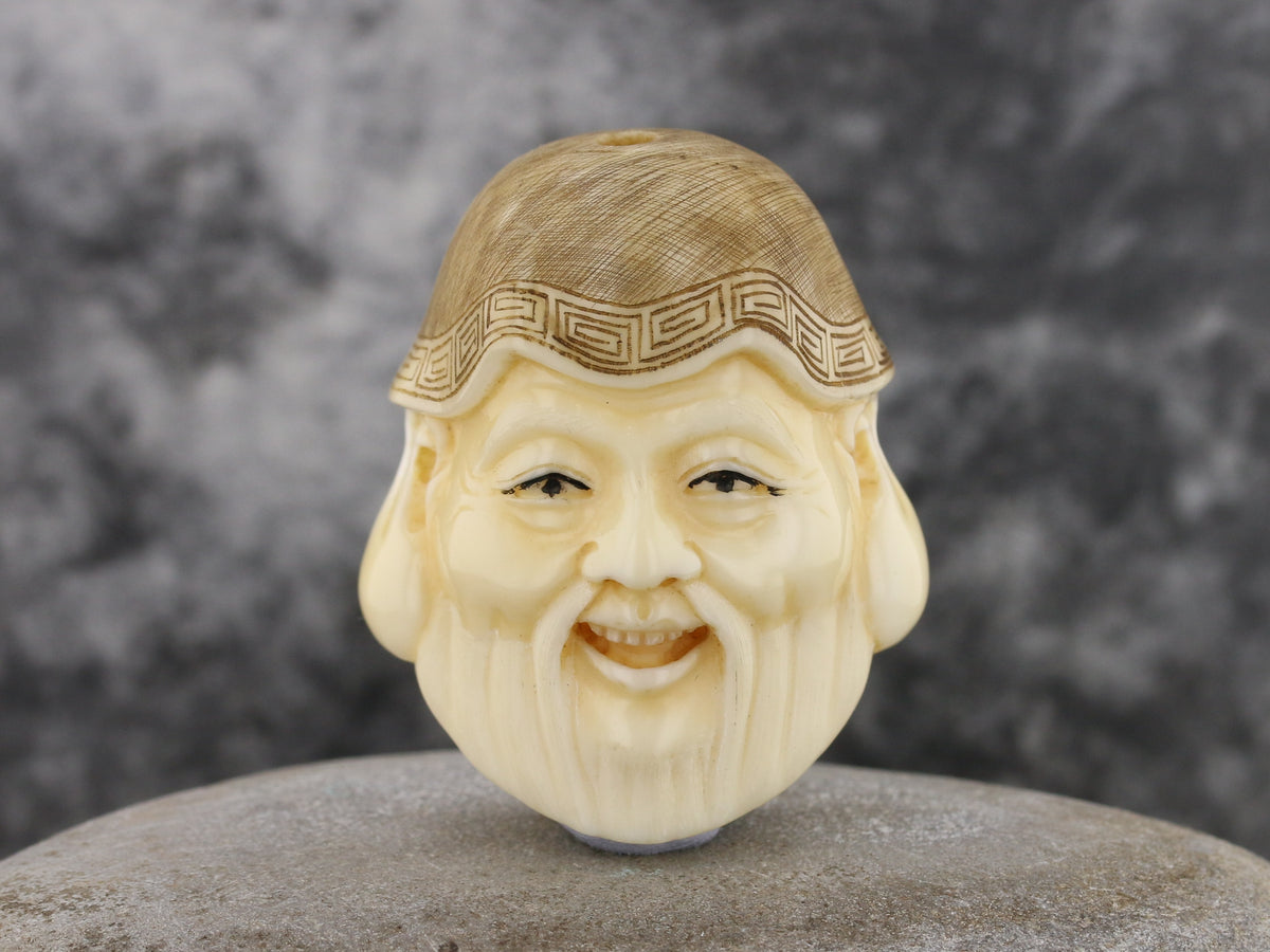 Joyful Ivory Carving: Smiling Face Crafted with Hot Needle Details - C1950