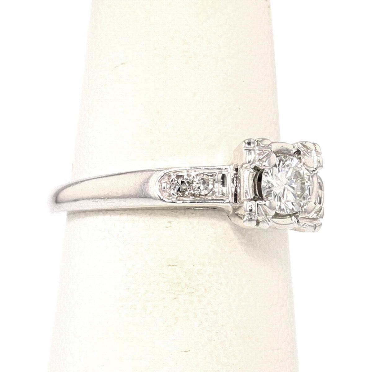 Diamond Ring in 18K White Gold