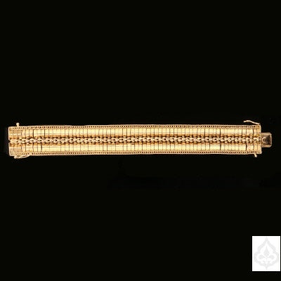 Full view of the bracelet