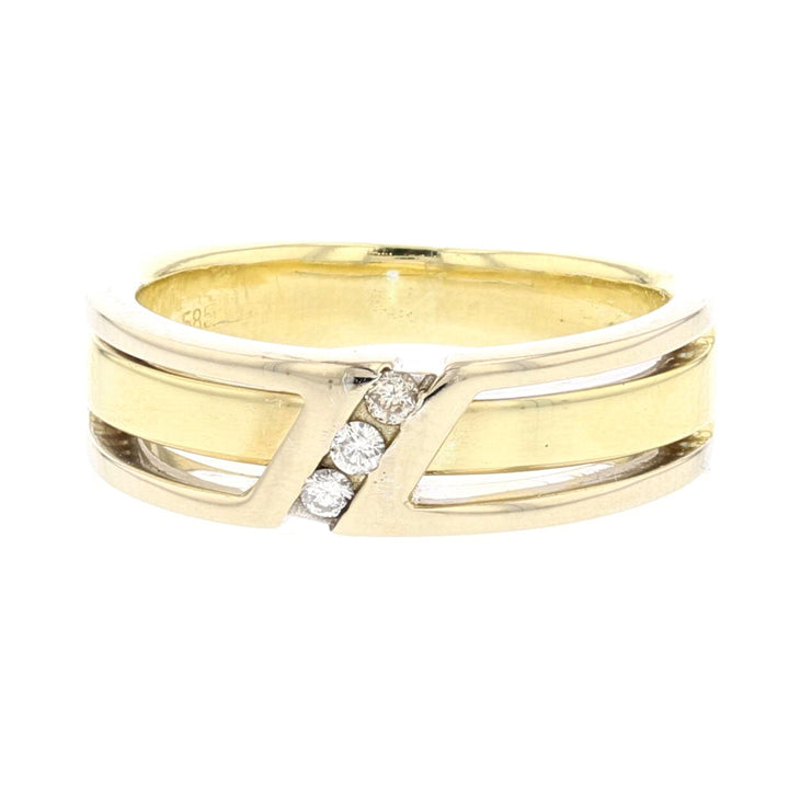Detailed Diamond Gold Band