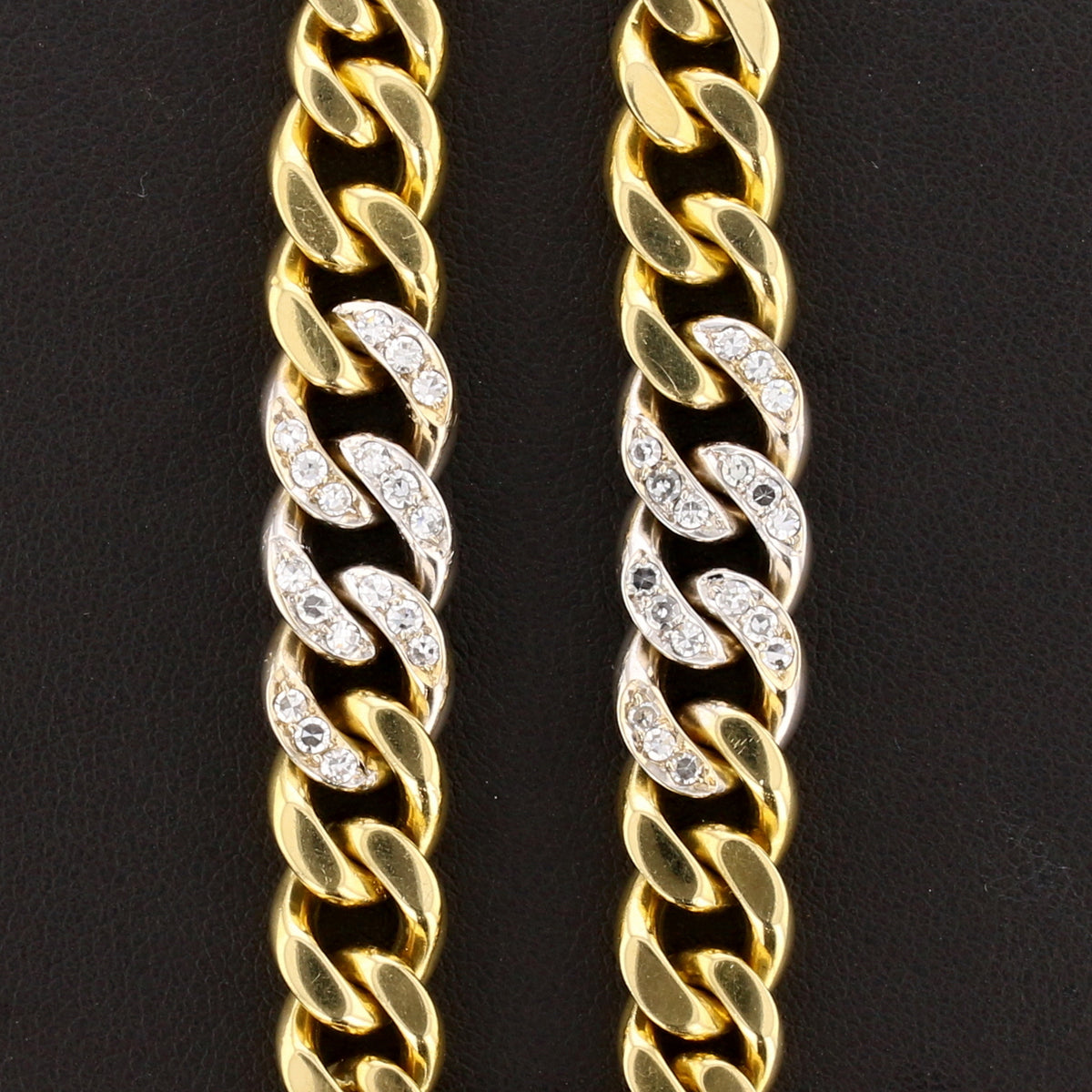 Graduated Curb Link Chain