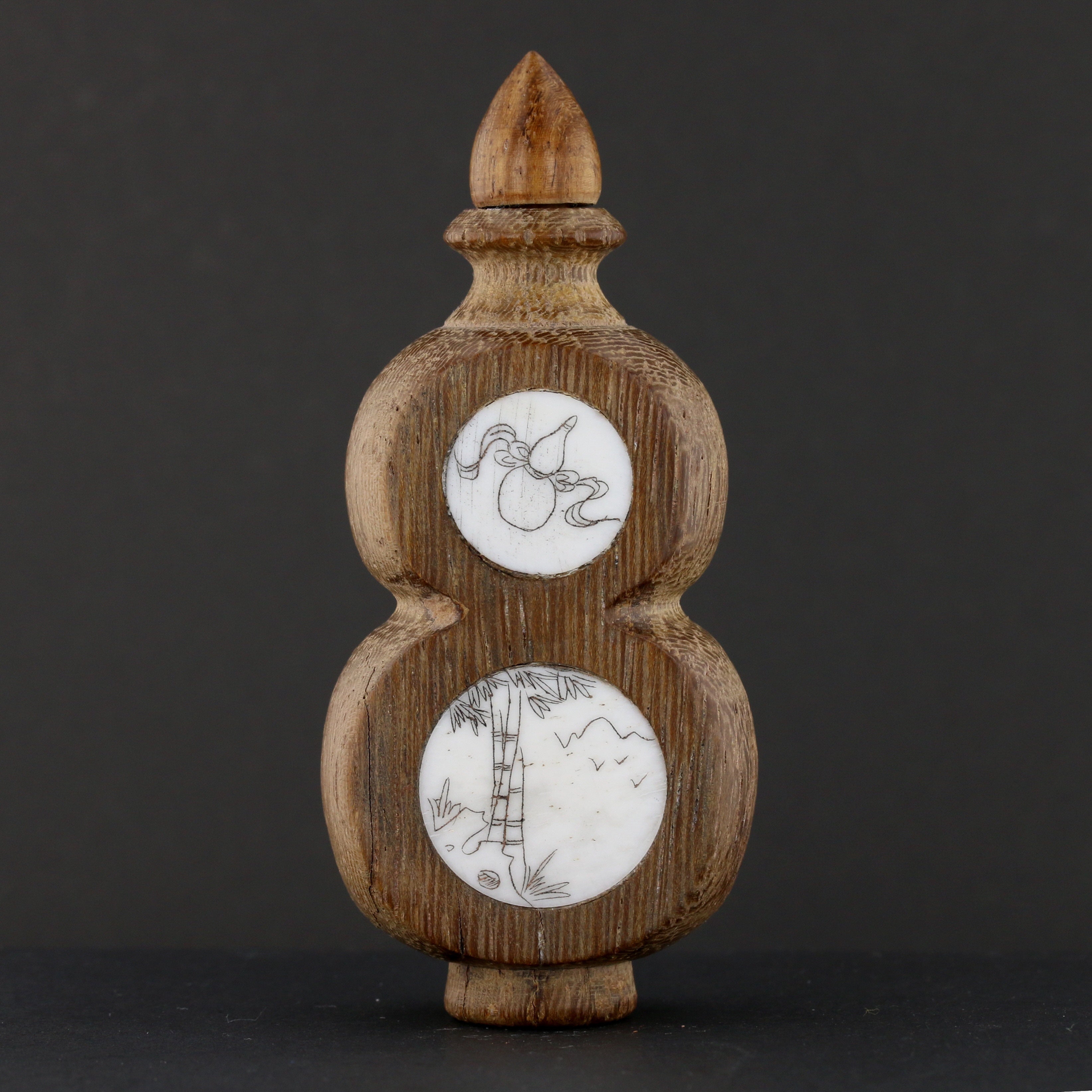 Armando Display Bottle ※非売品 Antique Chinese Wood Double-Gourd Snuff Bottle with Scrimshaw