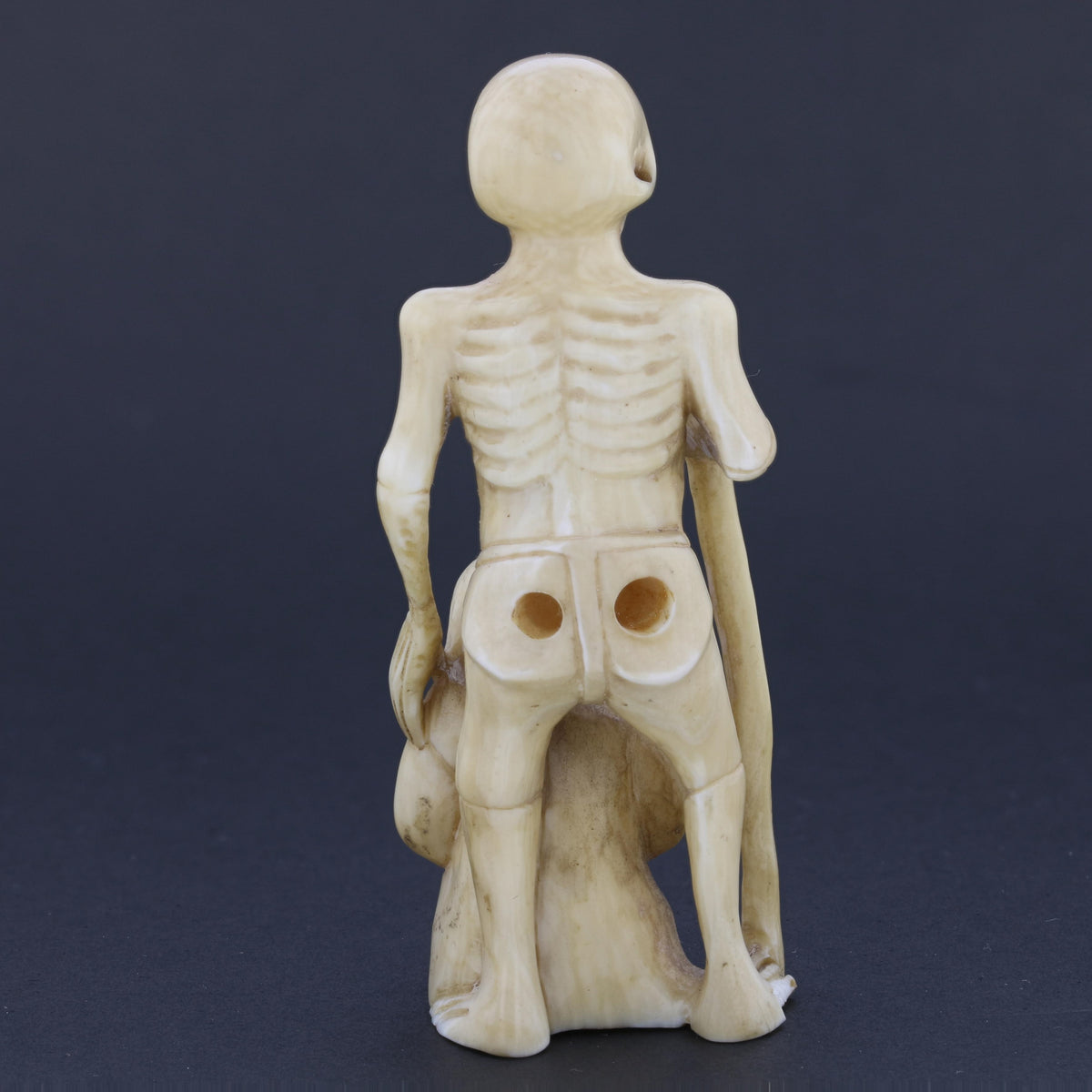 Antique Netsuke Skeleton Figurine – Hand-Carved Ivory, Artist-Signed
