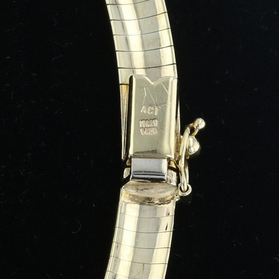 16" Gold Omega Necklace   889703