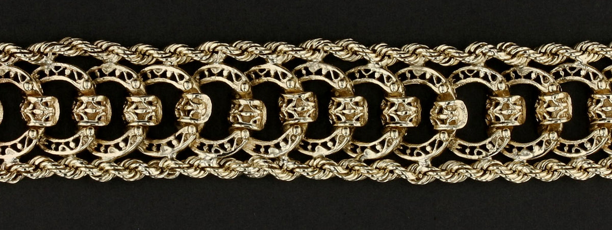 Gold Bracelet   889906