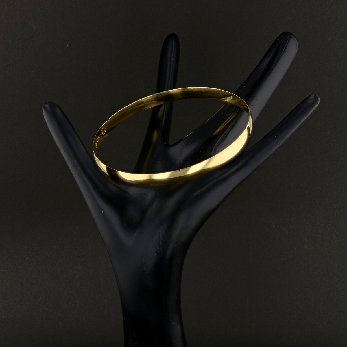 22k Gold Bangle   890792