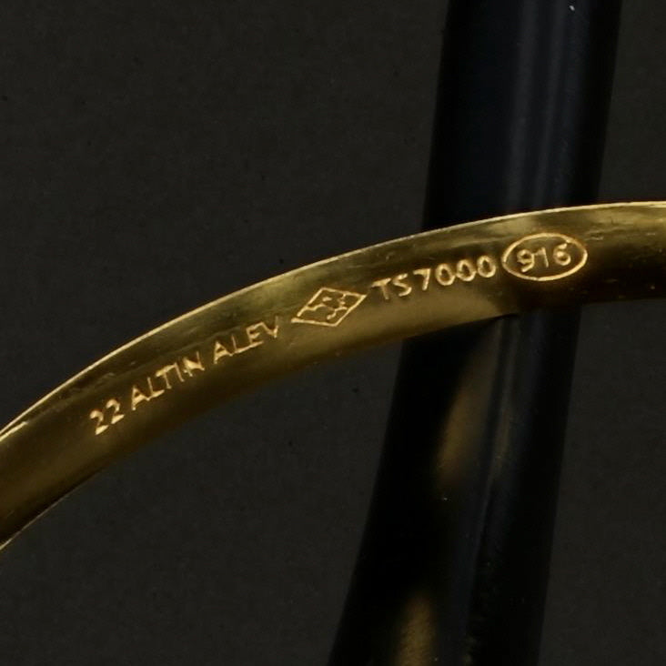 22k Gold Bangle   890792