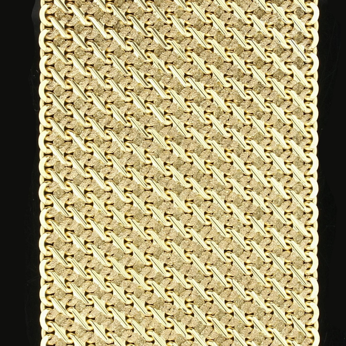 Gold Mesh Bracelet   892454