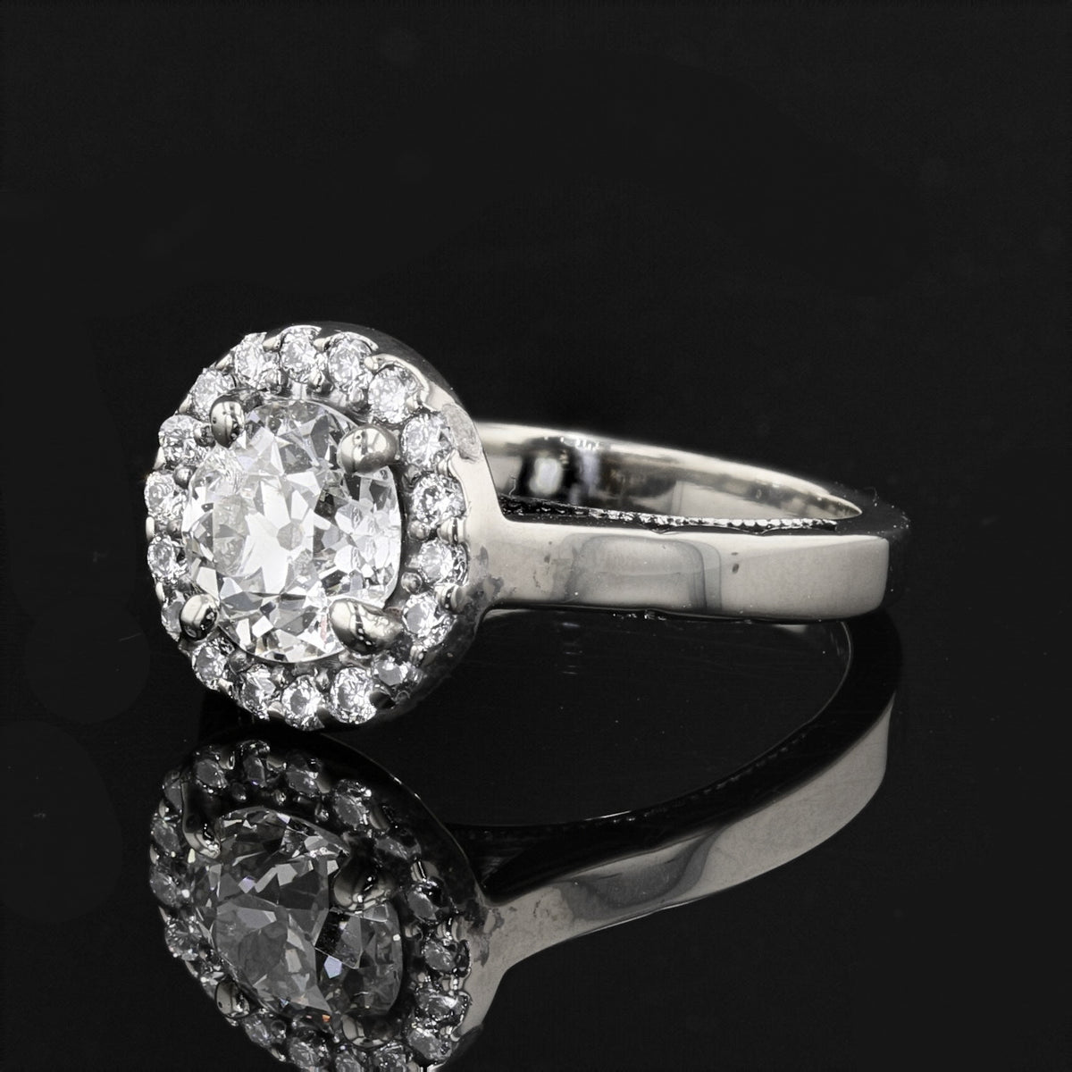 Antique 18K White Gold, Round Cut, 1.1ct Center Diamond