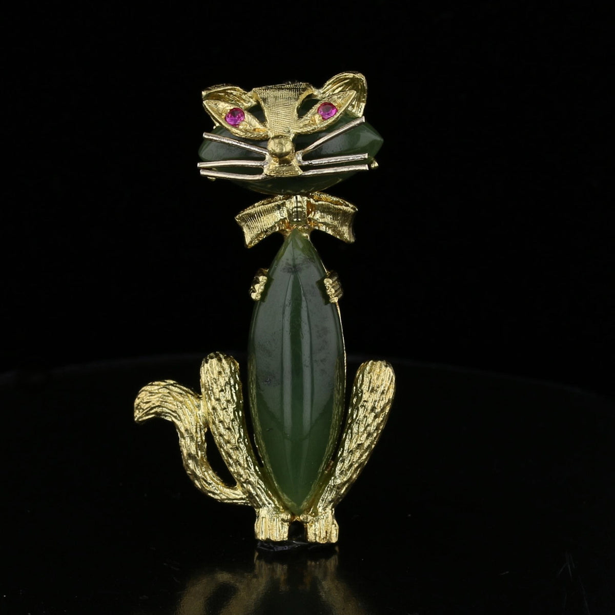 Nephrite Jade Ruby Brooch   893311