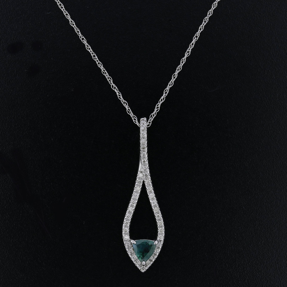 Elegant Alexandrite and Diamond Necklace