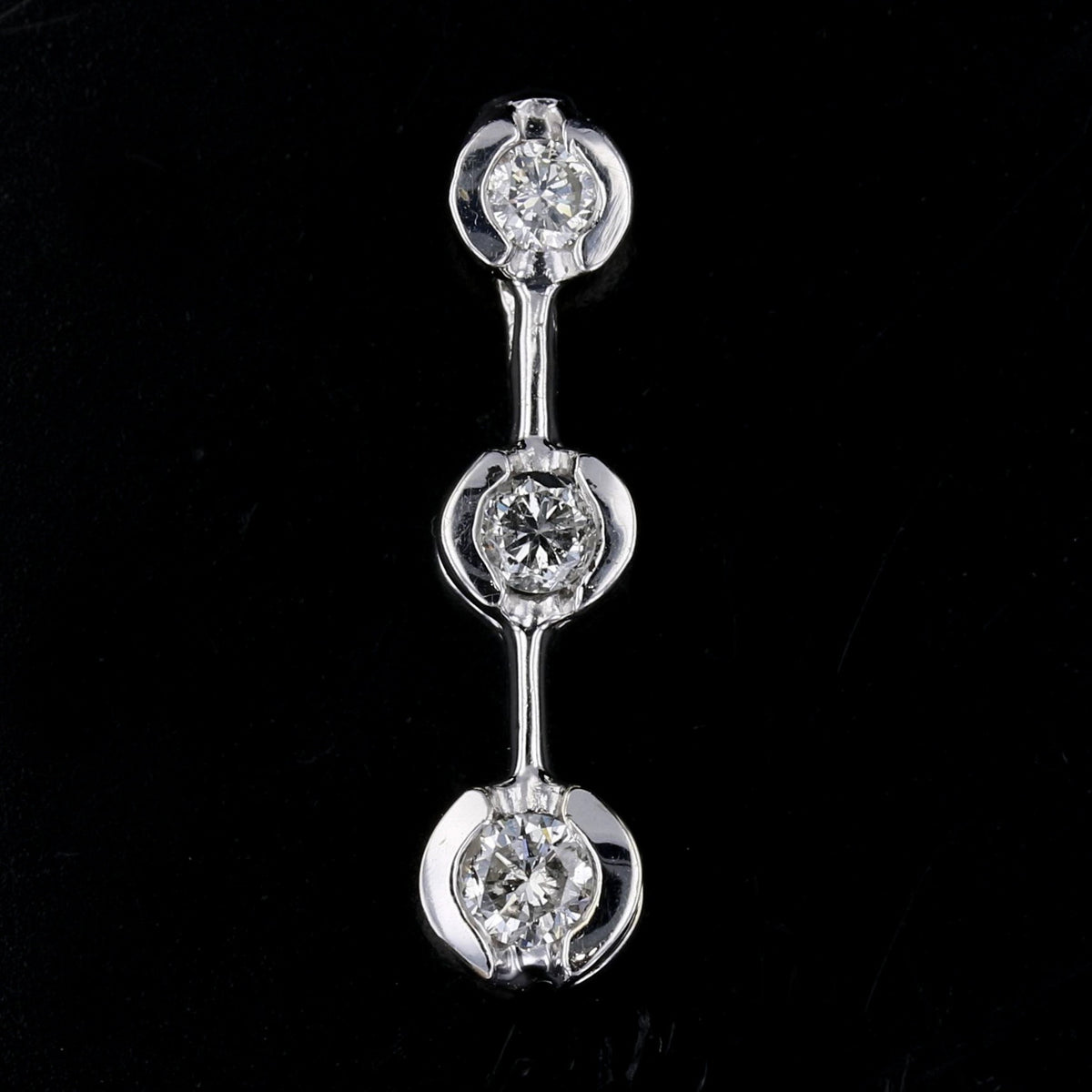 3 Diamond Pendant   893653
