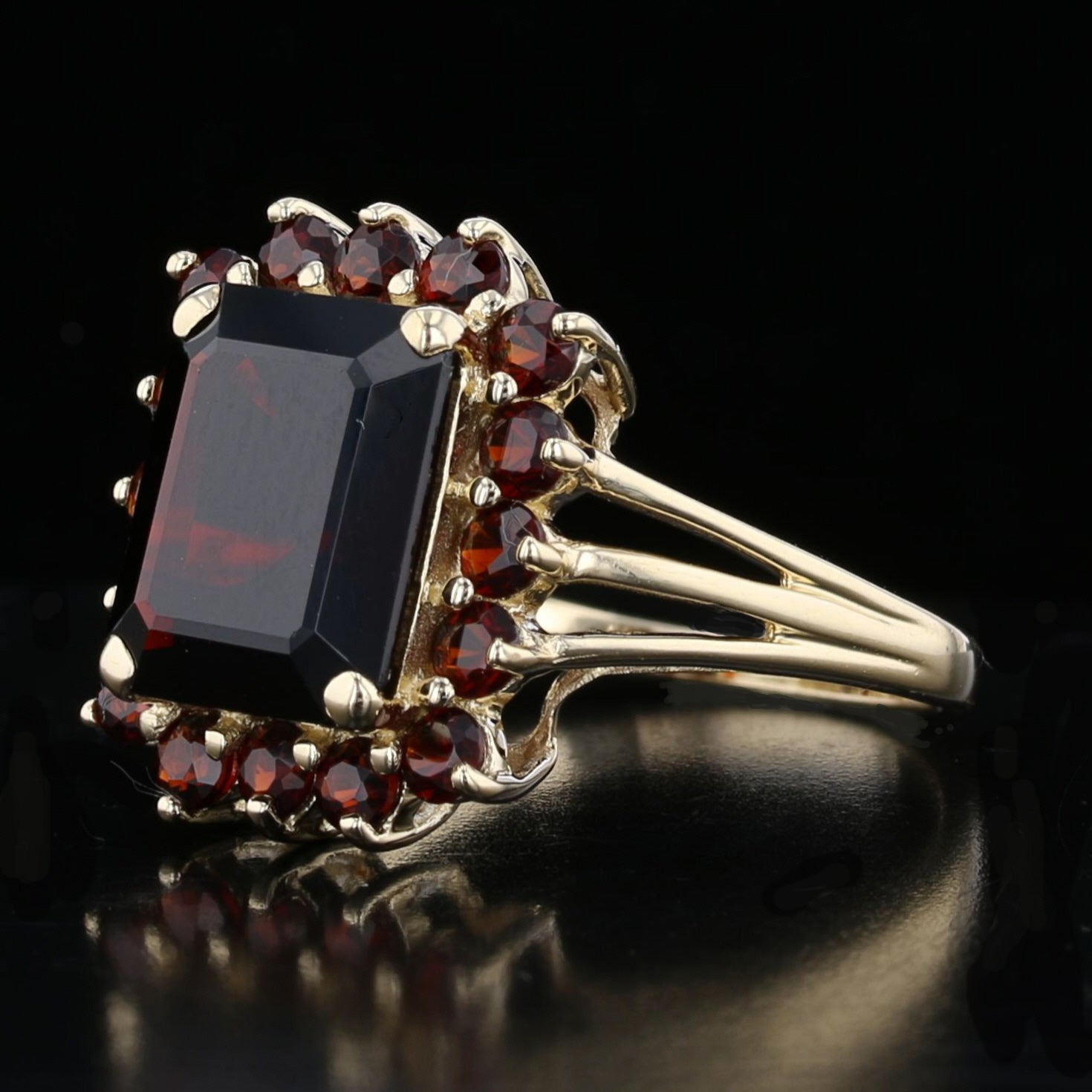 8944721010KYGVintageGarnetRing