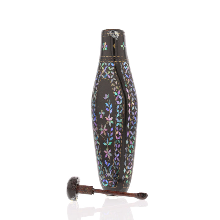 LACQUER  MOTHER OF PEARL INLAID SNUFF BOTTLE 1