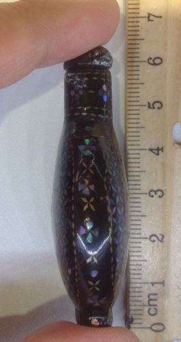 Chinese Lac Burgaute Snuff Bottle – Mother of Pearl Floral Designs