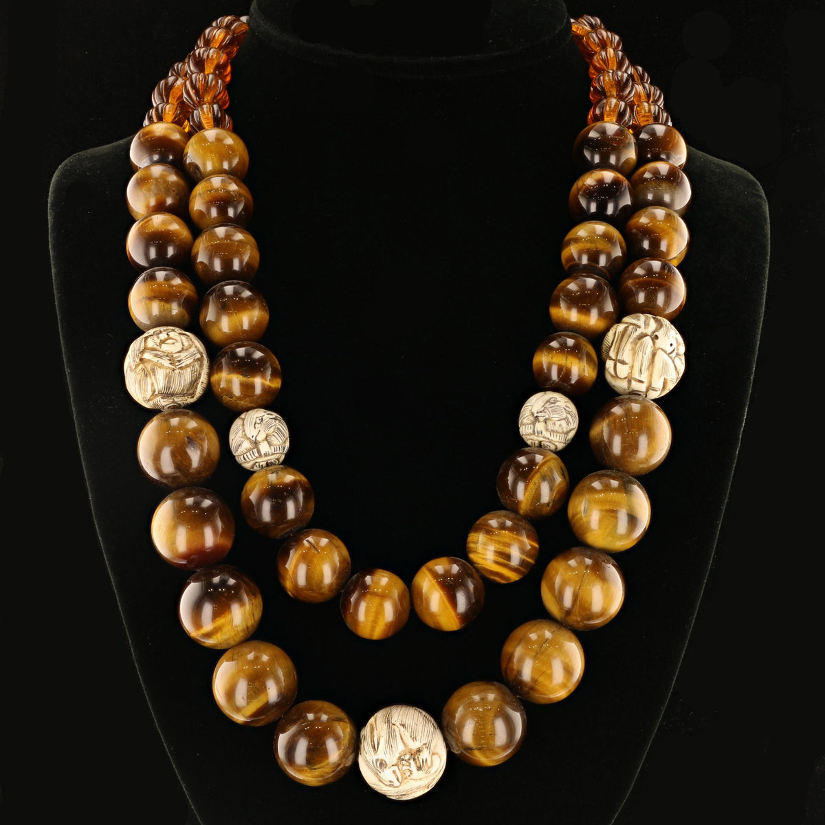 Full view of the necklace 