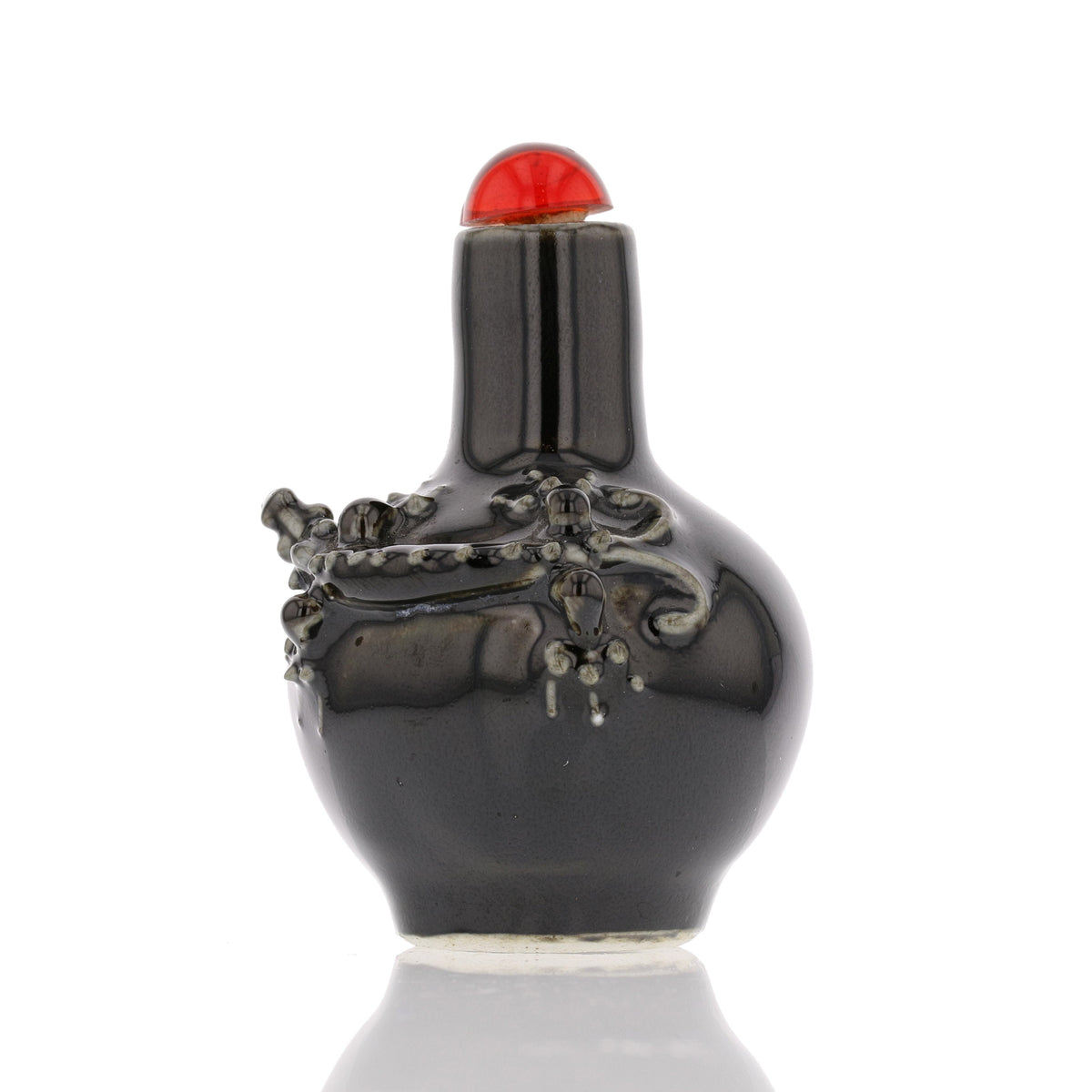 Antique Chinese Black Glaze Snuff Bottle with Chameleon Design