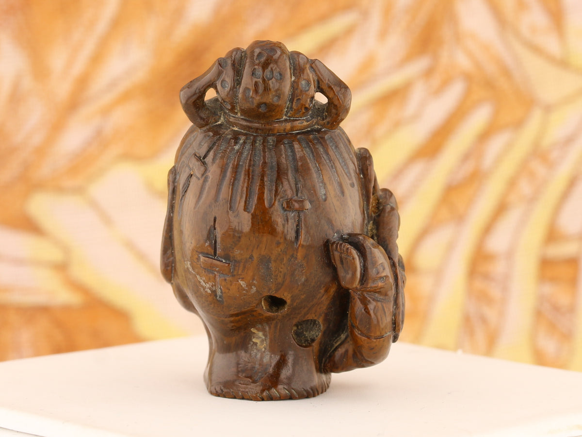 C1950 Wooden Netsuke: Colossal Monster & Climbing Man