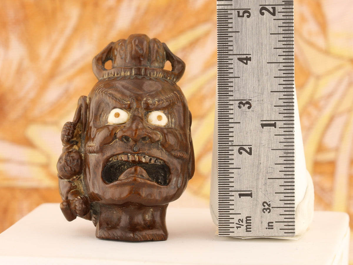 C1950 Wooden Netsuke: Colossal Monster & Climbing Man