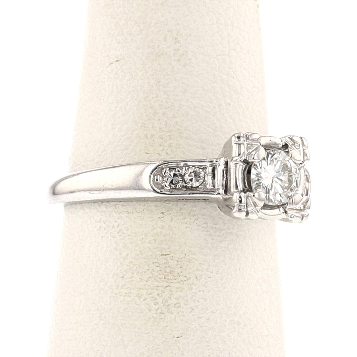 Diamond Ring in 18K White Gold