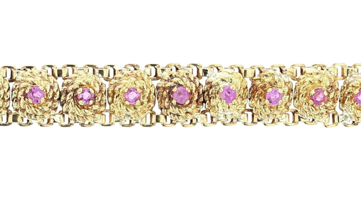 top down view of the bracelet's links