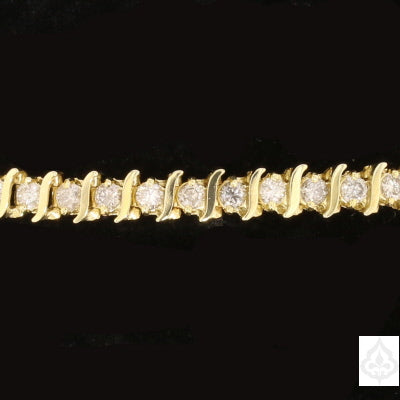 Close up of the diamonds 